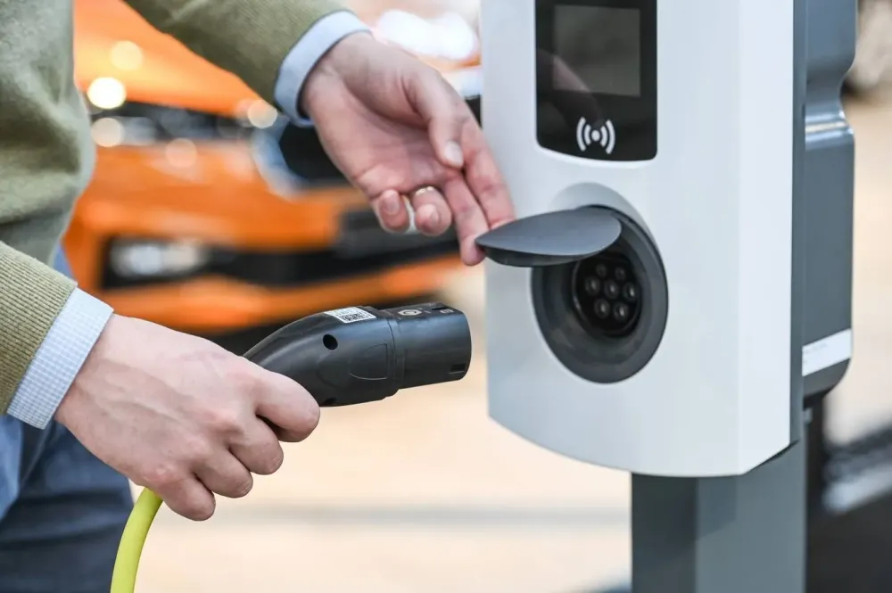 ﻿﻿Installation bornes électriques entreprise près de Lourdes